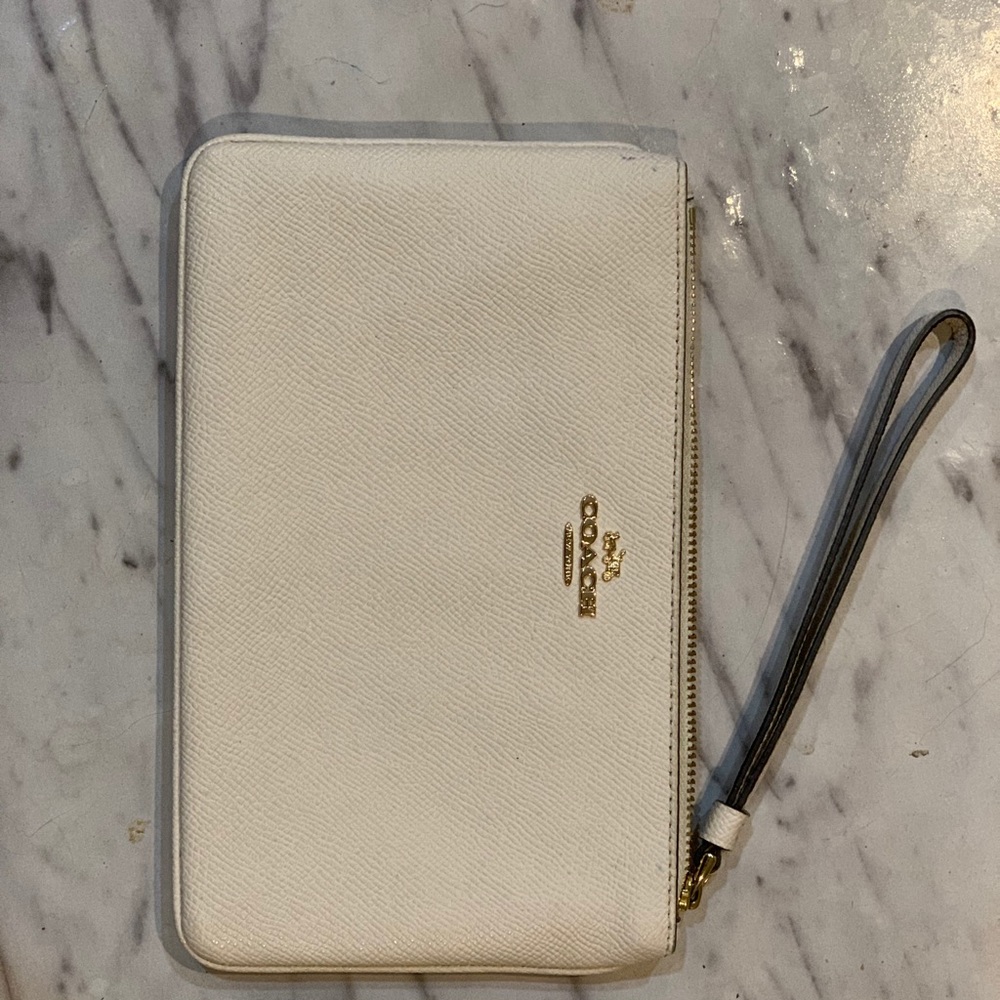 Coach wristlet wallet